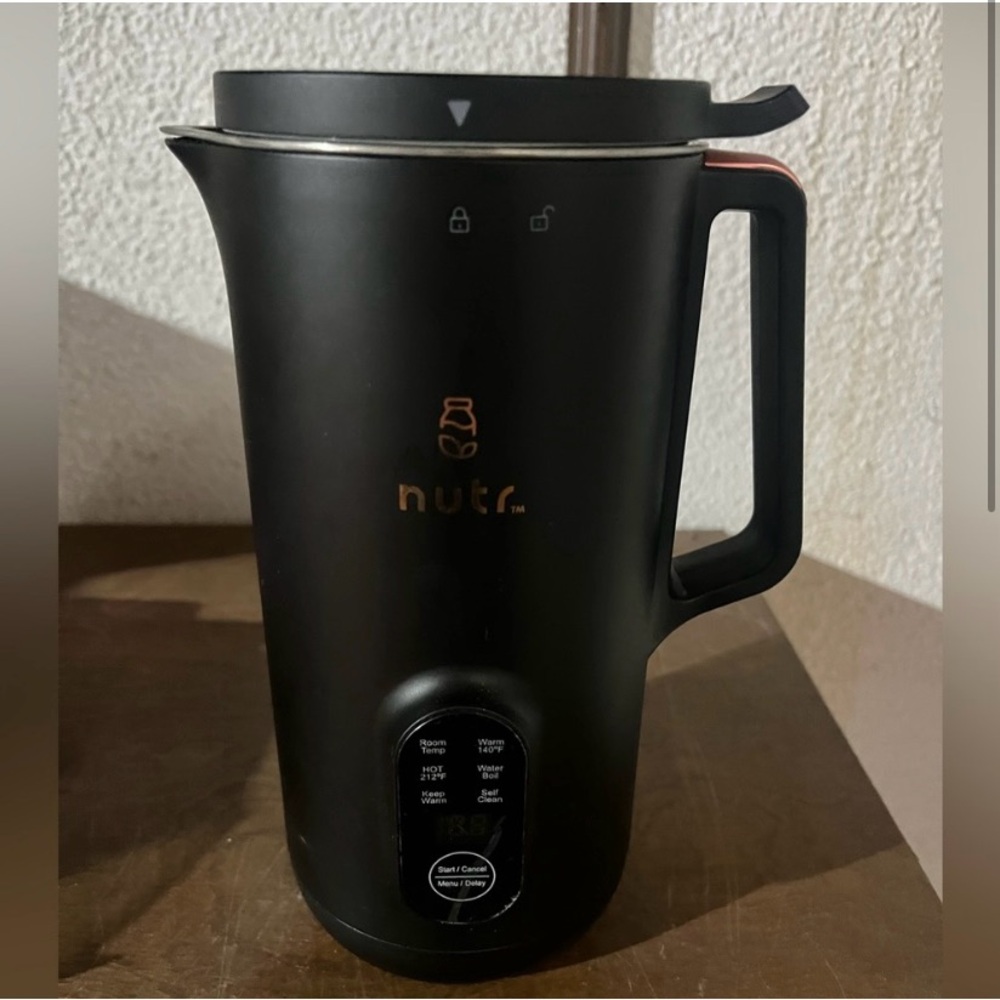 Nutr nut milk maker